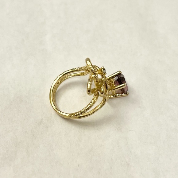 Unique Fashion Ring - Picture 2 of 3